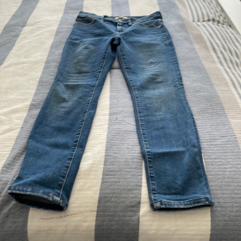 Madewell skinny jeans. 9” mid-rise. Size 25. Inseam 28”